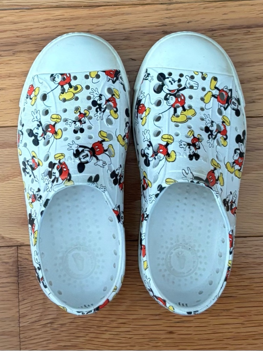 Native Kids Slip-On Shoes in White, Red & Yellow